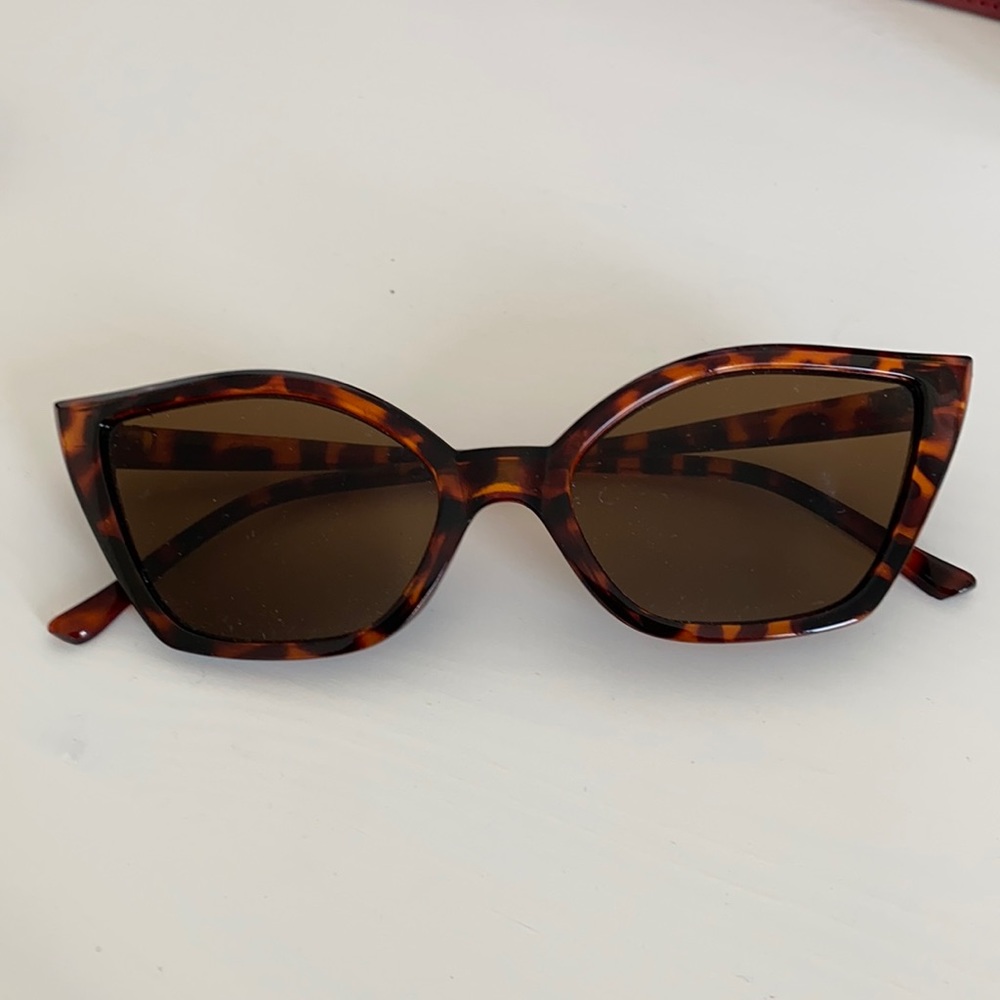 Tortoise Cat Eye Sunglasses